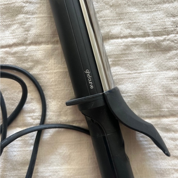 Black GHD Curling Iron curve - Picture 6 of 7